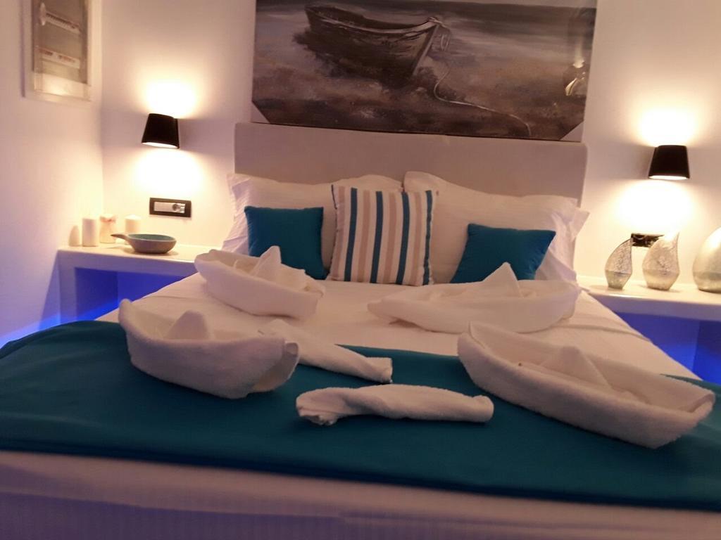 Santoxenia Luxury Villa Kamári Extérieur photo